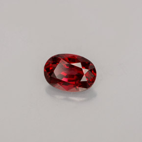 Spinello naturale  da 0,76 ct, taglio ovale, VS