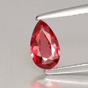 Spinello naturale rosso da 0,55 ct, taglio a pera, VS