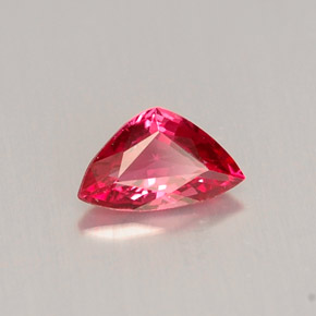 Spinello naturale rosso da 0,44 ct, trillion, VVS-VS