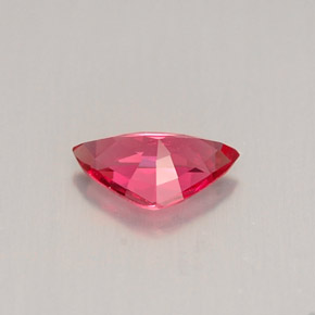 Spinello naturale rosso da 0,44 ct, trillion, VVS-VS