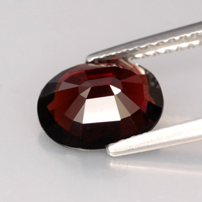Spinello naturale  da 1,80 ct, taglio ovale, VS