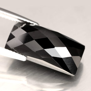 Spinello naturale nero da 12,84 ct, baguette, opaco