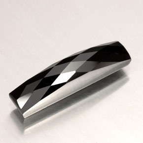 Spinello naturale nero da 4,23 ct, baguette, opaco
