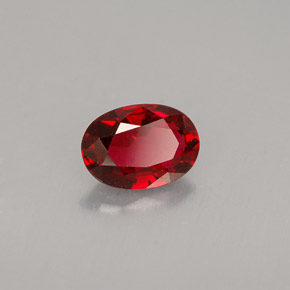 Spinello naturale rosso da 0,69 ct, taglio ovale, VS