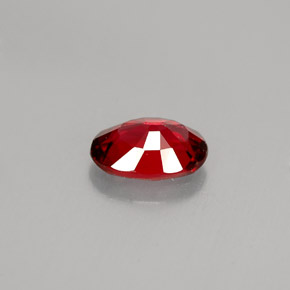 Spinello naturale rosso da 0,69 ct, taglio ovale, VS