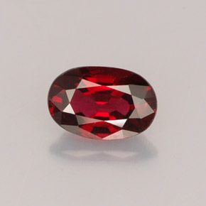 Spinello naturale  da 0,64 ct, taglio ovale, VVS-VS