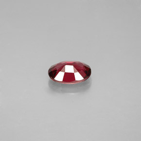 Spinello naturale rosso da 0,70 ct, taglio ovale, VS