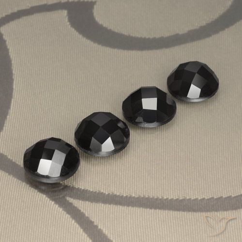 19.58ctw Naturale Nero Spinello, Rotondo, Opaco, Photo A