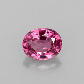 Spinello naturale  da 0,69 ct, taglio ovale, VS