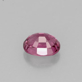 Spinello naturale  da 0,69 ct, taglio ovale, VS