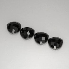Spinello naturale nero da  ct, trillion, opaco