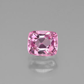 Spinello naturale rosa da 0,60 ct, taglio a cuscino, VS