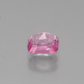 Spinello naturale rosa da 0,60 ct, taglio a cuscino, VS