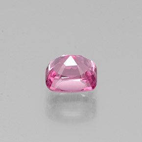 Spinello naturale  da 0,68 ct, taglio a cuscino, VS