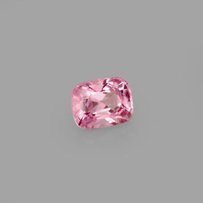 Spinello naturale rosa da 0,54 ct, taglio a cuscino, VS