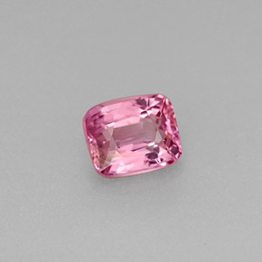 Spinello naturale rosa da 0,61 ct, taglio a cuscino, VS