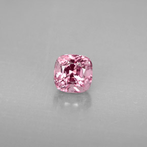 Spinello naturale rosa da 0,87 ct, taglio a cuscino, VS