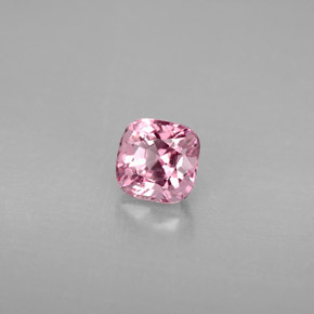 Spinello naturale rosa da 0,87 ct, taglio a cuscino, VS