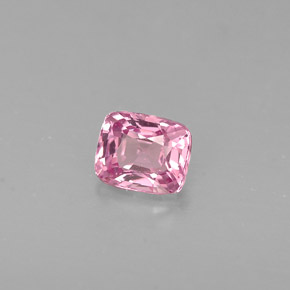 Spinello naturale rosa da 0,45 ct, taglio a cuscino, VVS-VS
