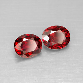 Spinello naturale rosso da  ct, taglio ovale, VS