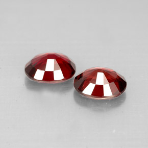 Spinello naturale rosso da  ct, taglio ovale, VS