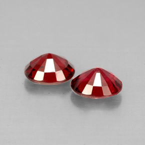 Spinello naturale rosso da  ct, taglio ovale, VS