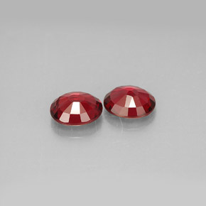 Spinello naturale rosso da  ct, taglio ovale, VS