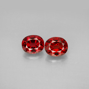 Spinello naturale rosso da  ct, taglio ovale, VS