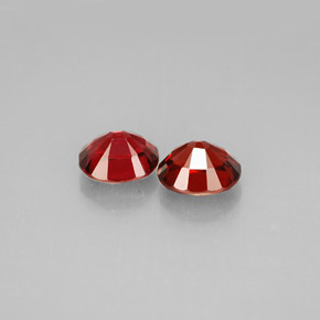 Spinello naturale rosso da  ct, taglio ovale, VS
