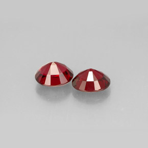 Spinello naturale rosso da  ct, taglio ovale, VS