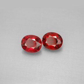 Spinello naturale rosso da  ct, taglio ovale, VS