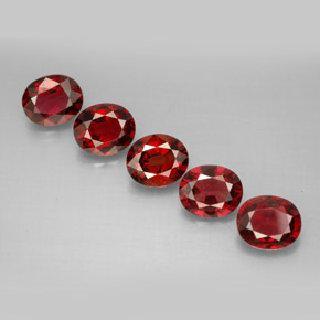 Spinello naturale rosso da  ct, taglio ovale, VS