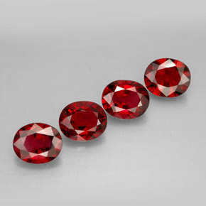 Spinello naturale rosso da  ct, taglio ovale, VS