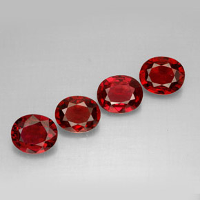 Spinello naturale rosso da  ct, taglio ovale, VS