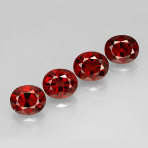 Spinello naturale rosso da  ct, taglio ovale, VS