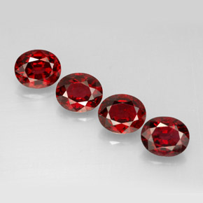 Spinello naturale rosso da  ct, taglio ovale, VS