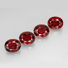 Spinello naturale rosso da  ct, taglio ovale, VS