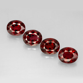 Spinello naturale rosso da  ct, taglio ovale, VS