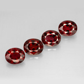 Spinello naturale rosso da  ct, taglio ovale, VS