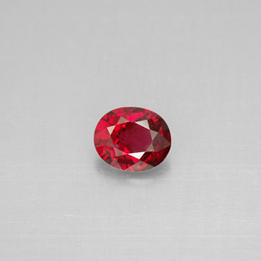 Spinello naturale  da 0,63 ct, taglio ovale, VS