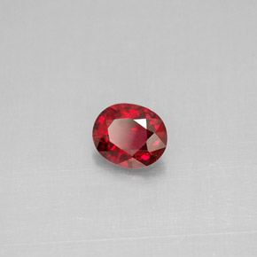 Spinello naturale  da 0,63 ct, taglio ovale, VS