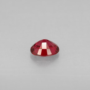 Spinello naturale rosso da 0,62 ct, taglio ovale, VS