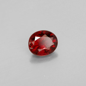 Spinello naturale rosso da 0,67 ct, taglio ovale, VS
