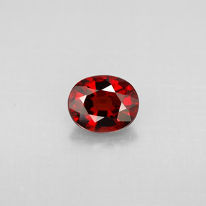 Spinello naturale  da 0,66 ct, taglio ovale, VS