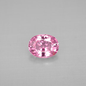 Spinello naturale rosa da 0,94 ct, taglio ovale, VS
