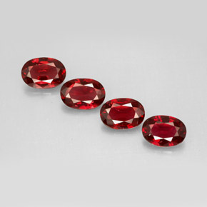 Spinello naturale rosso da  ct, taglio ovale, VVS-VS