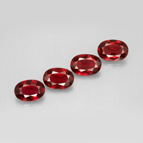 Spinello naturale rosso da  ct, taglio ovale, VVS-VS