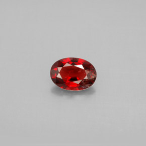 Spinello naturale  da 0,67 ct, taglio ovale, SI