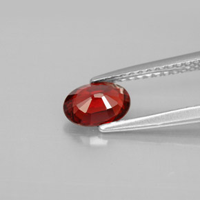 Spinello naturale  da 0,67 ct, taglio ovale, SI