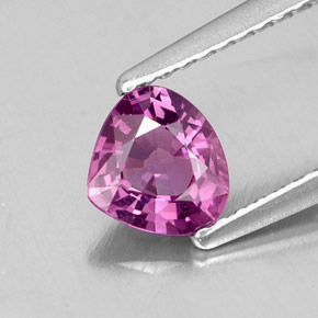 Spinello naturale viola da 0,68 ct, taglio a pera, VVS